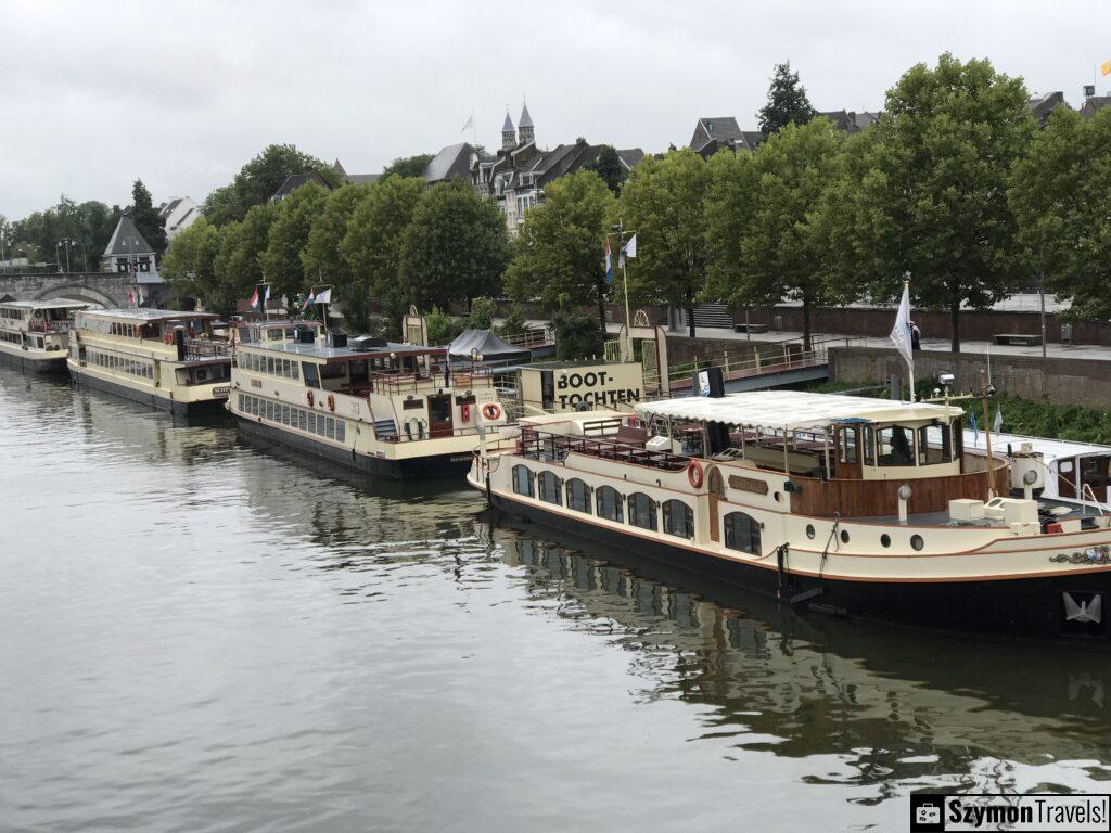 Statki na rzece Moza, Maastricht, Holandia