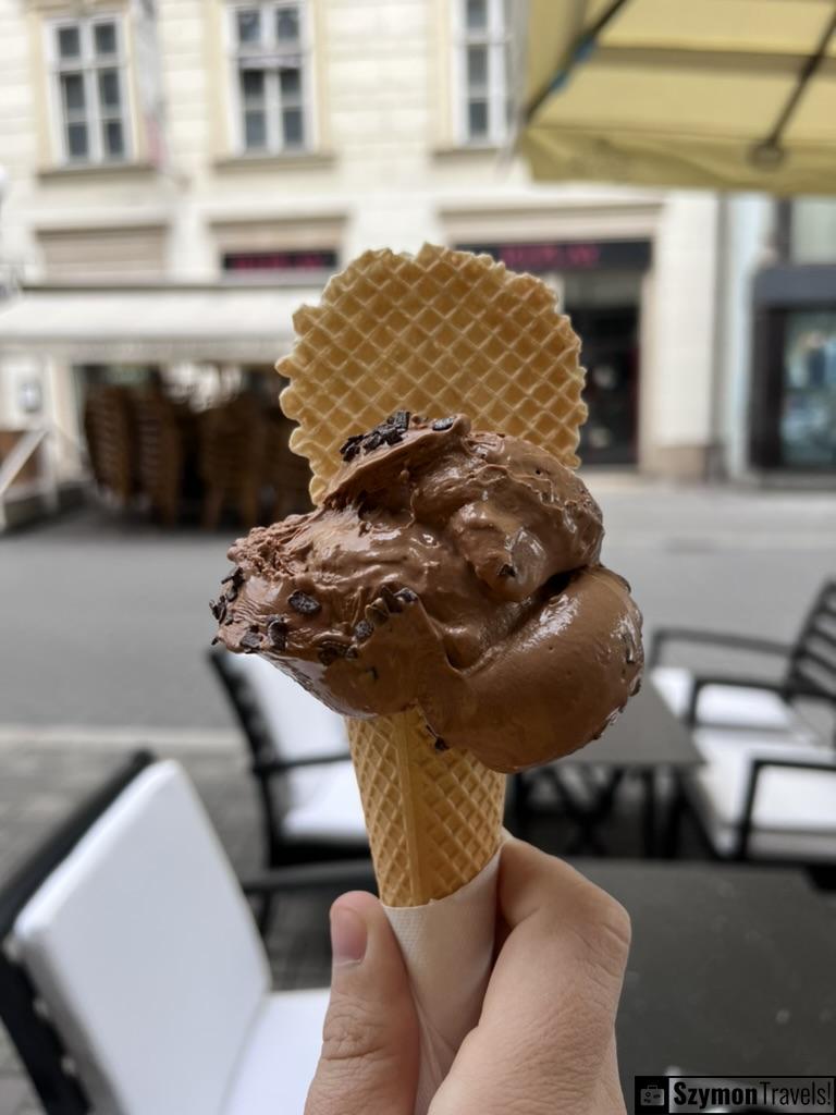 25C0AE6E FE4B 4050 941C 083DCA4E0609 1 105 c