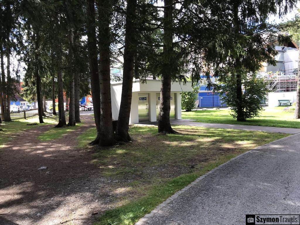 Widok na toaletę w Kurpark, Davos