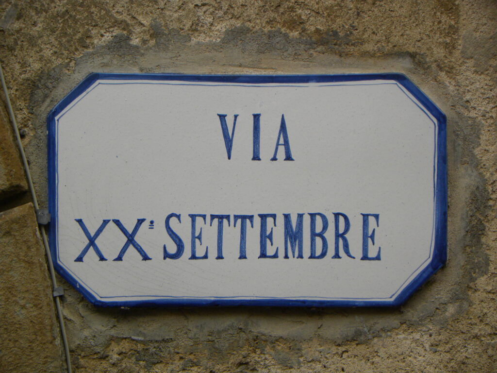 Via XX Settembre in Colle di Val d'Elsa