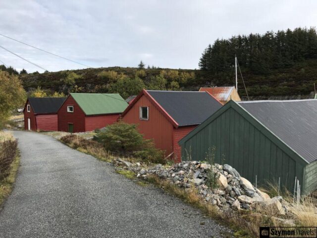 Kolorowe domki na Sotra Kolorowe domki na Sotra