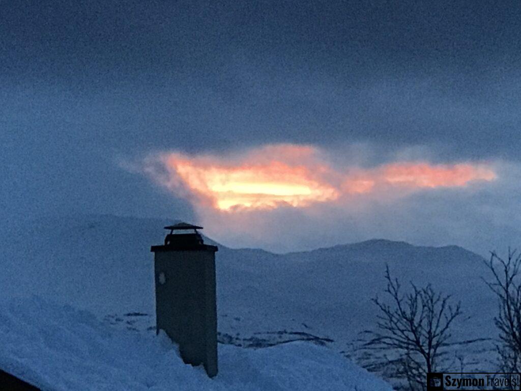 Sun going down in V?ringsfoss