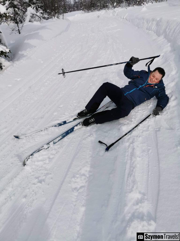 Szymon fall down while on Ski