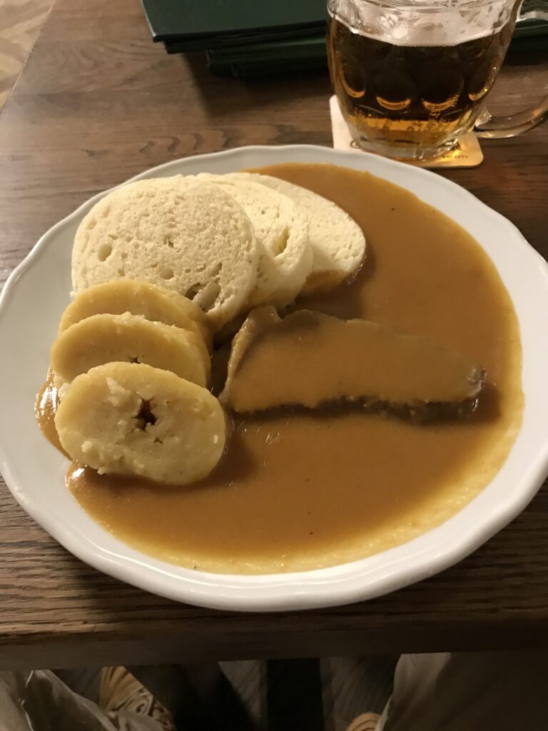 Karkówka z knedlikami U Caipla, Brno, Czechy Karkówka z knedlikami U Caipla, Brno, Czechy