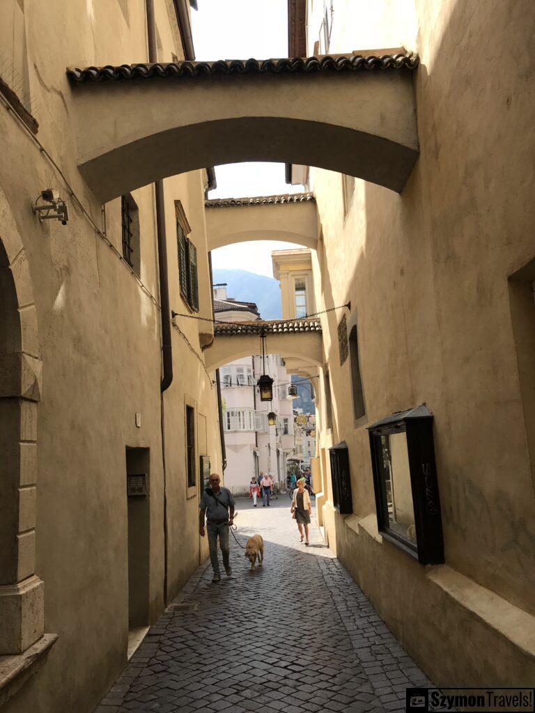 Ulica w Bolzano, Włochy Ulica w Bolzano, Włochy