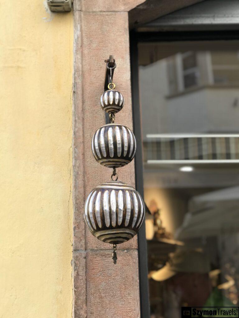 Sztuka uliczna na budynku w Bolzano, Włochy Sztuka uliczna na budynku w Bolzano, Włochy