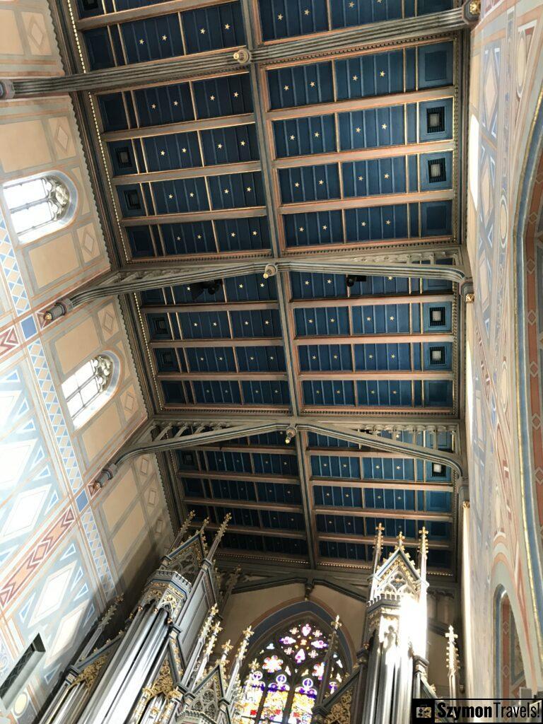 Sklepienie dachu w wnętrzu Katedry św. Gallusa i Otylii, St. Galen, Szwajcaria Sklepienie dachu w wnętrzu Katedry św. Gallusa i Otylii, St. Galen, Szwajcaria