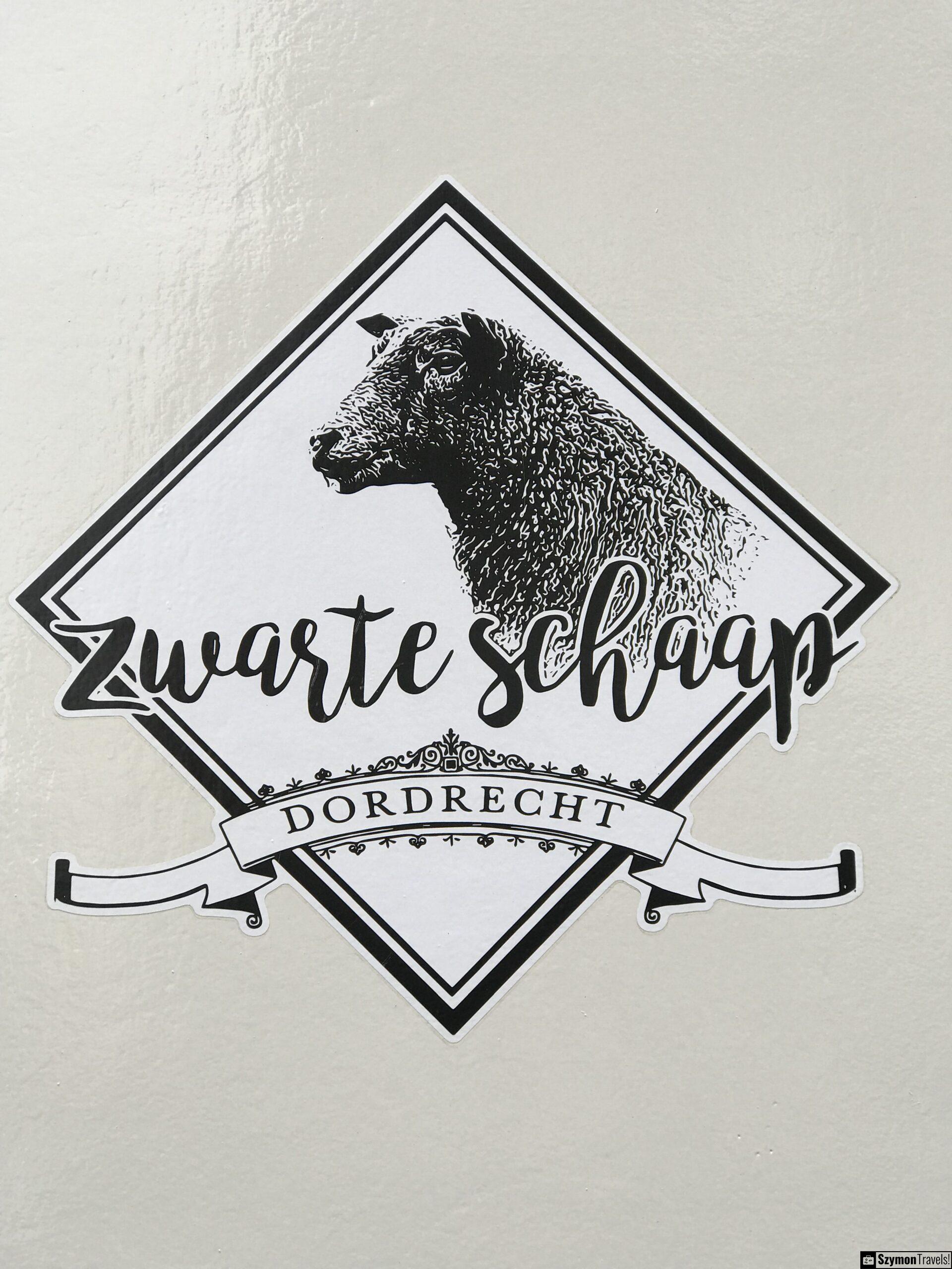 Logo Zwarte Schaap Dordrecht Logo Zwarte Schaap Dordrecht z rysunkiem czarnej owcy na białym tle.