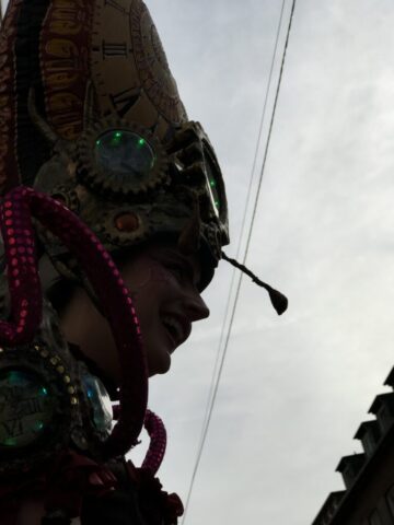 Postać z karnawału ulicznego w Düsseldorf