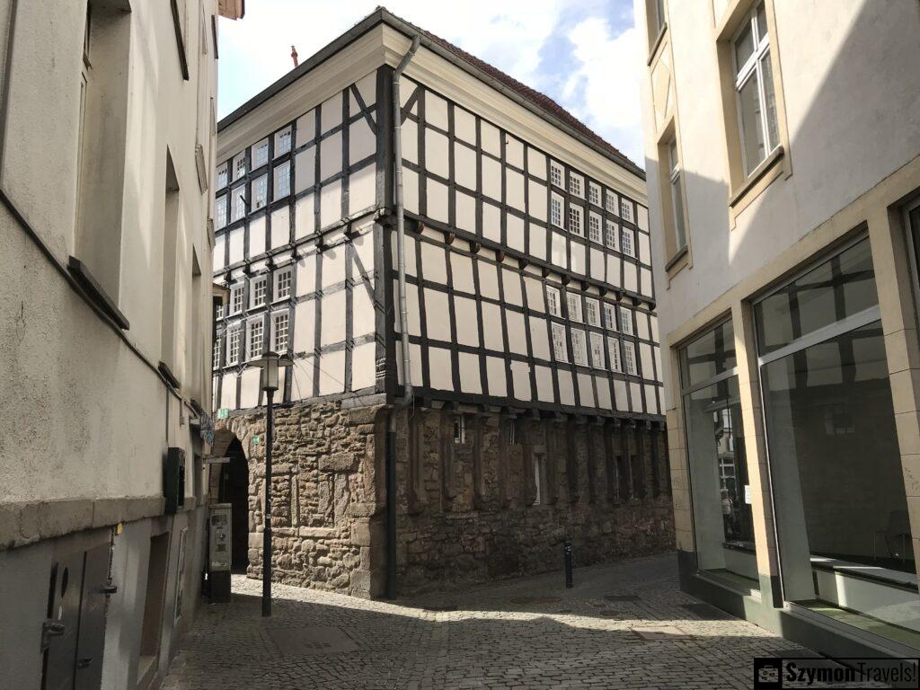 Widok budynku i uliczki w Hattingen Widok budynku i uliczki w Hattingen