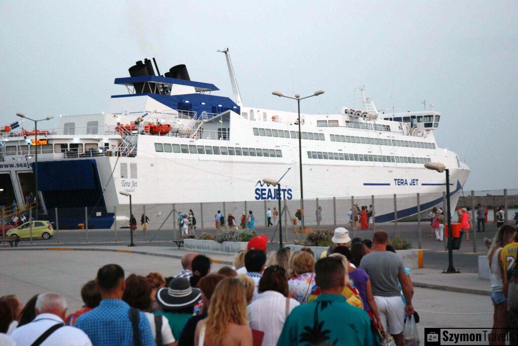 SeaJet Prom w porcie w Rethymno