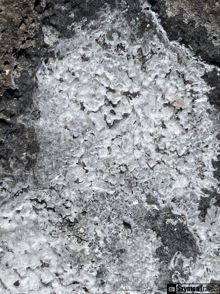 Gdy woda paruje, pozostaje sól