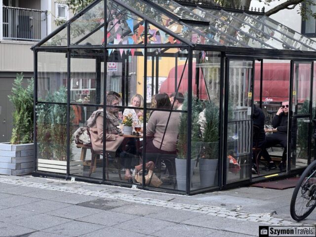 Czerwona ulica w Reykjavík Czerwona ulica w Reykjavík