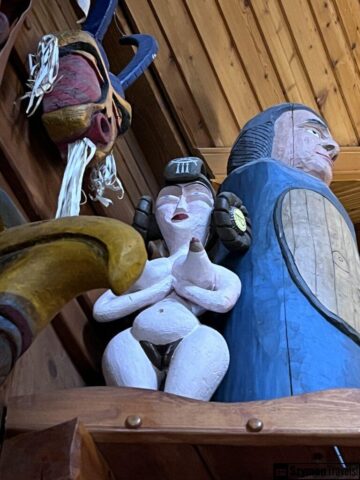 Rzeźba Islandzka kobieca w Hotelu Viking w Reykjavíku Rzeźba Islandzka kobieca w Hotelu Viking w Reykjavíku