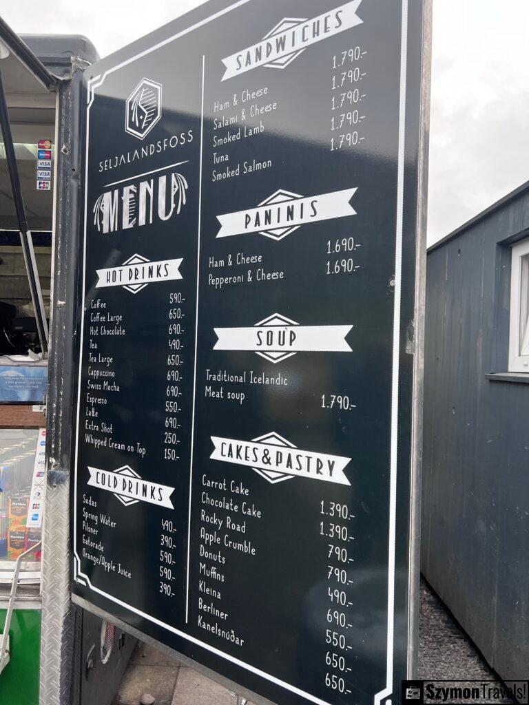 Menu foodtrucka obok Seljalandsfoss, Islandia Menu z foodtruck obok Seljalandsfoss, Islandia