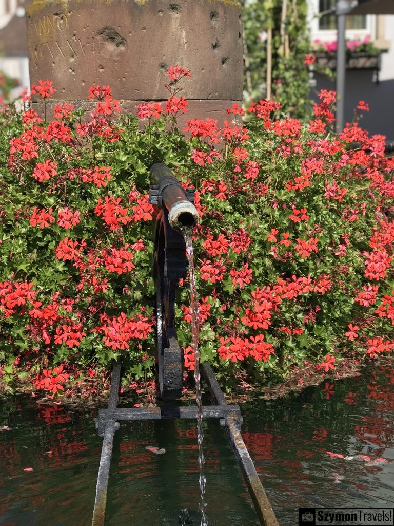 Fontaine du Stokbrunnen w Ammerschwihr, Francja Fontaine du Stokbrunnen w Ammerschwihr, Francja
