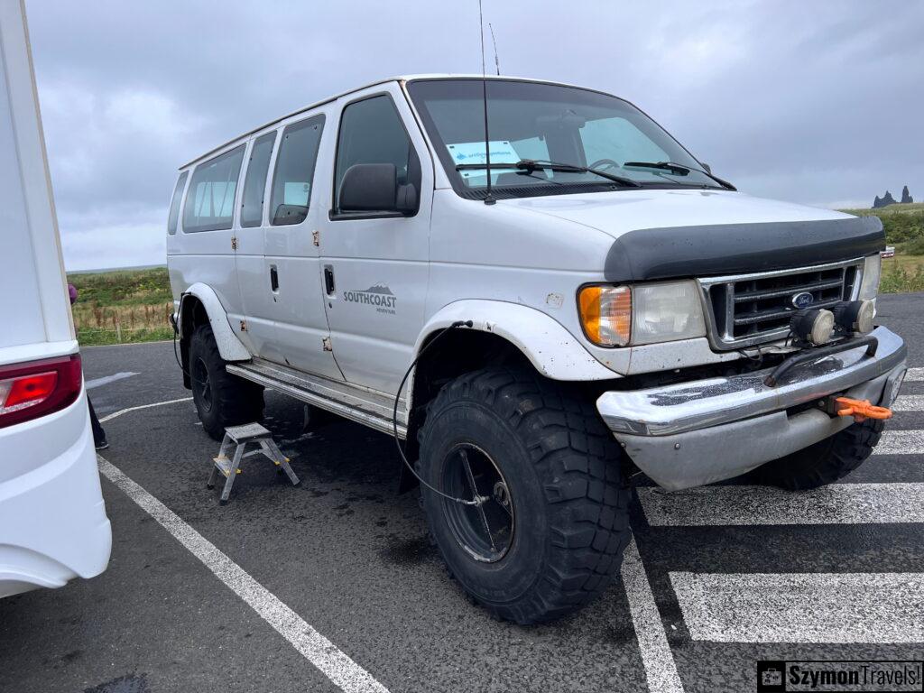 Przykład vana z USA dostosowanego do potrzeb Islandii, Vik, Isladnia