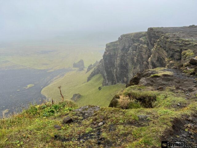 Widok z klifu w Dyrhólaey, Islandia