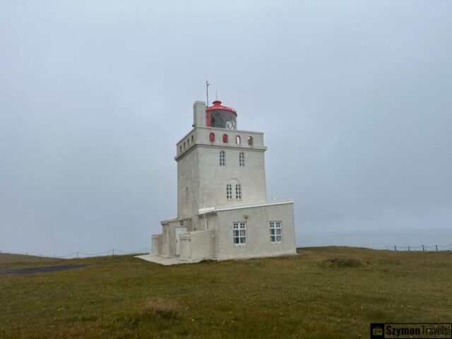 Latarnia morska w Dyrhólaey, Islandia