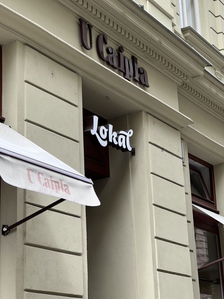 Wejście do Lokál U Caipla, Brno, Czechy Wejście do Lokál U Caipla, Brno, Czechy