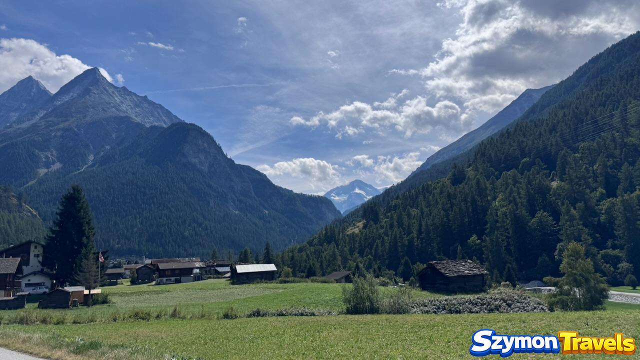Panorama Les Haudères i gór Val d’Hérens w Szwajcarii