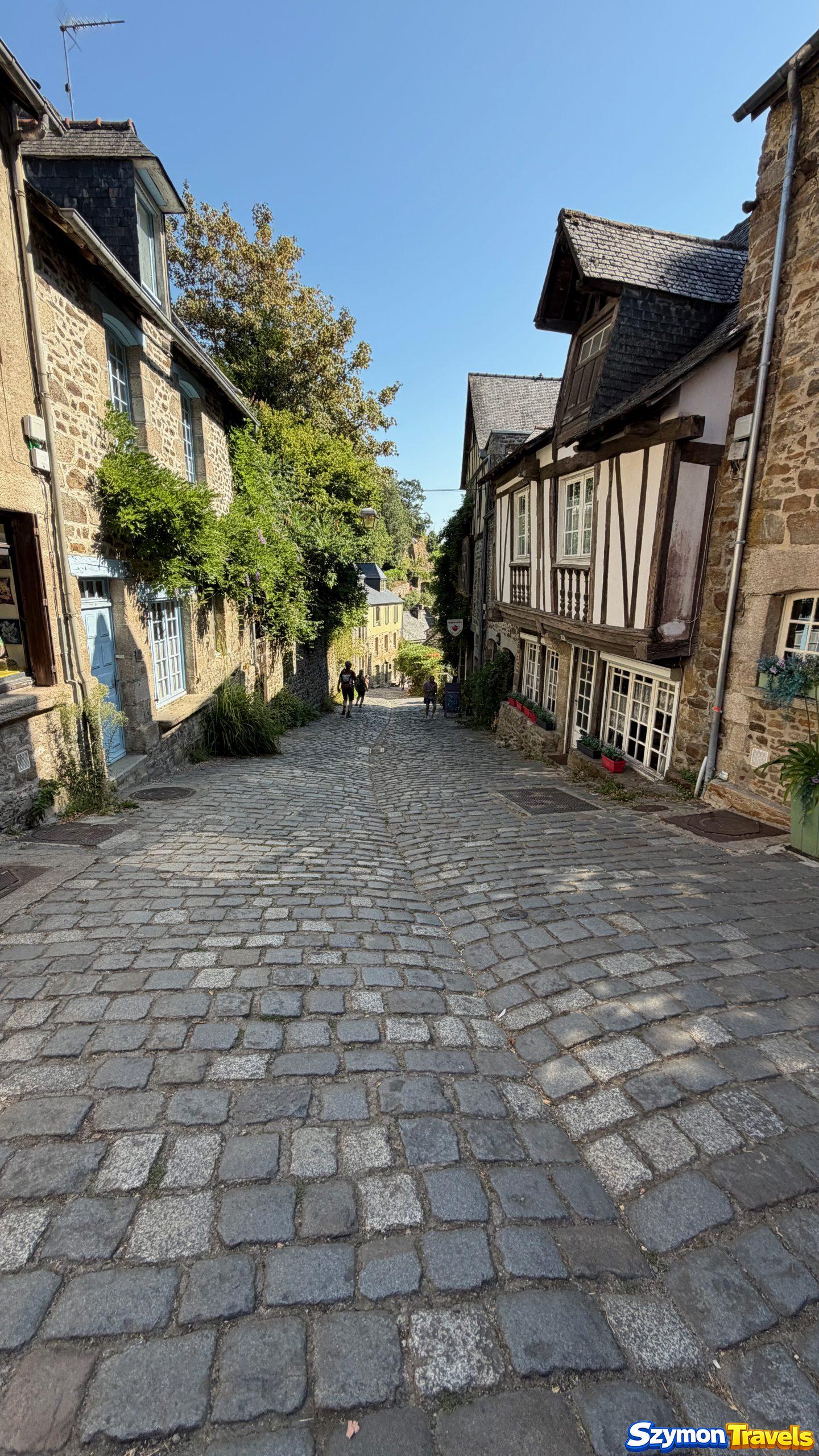 Detal spaceru po Rue du Jerzual w Dinan